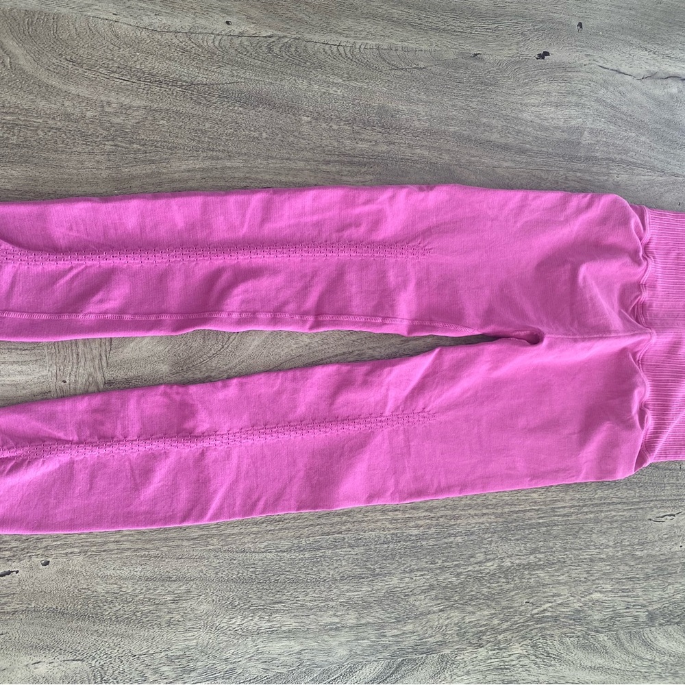 FP movement Fuchsia leggings - size M/L - like new - Picture 6 of 7